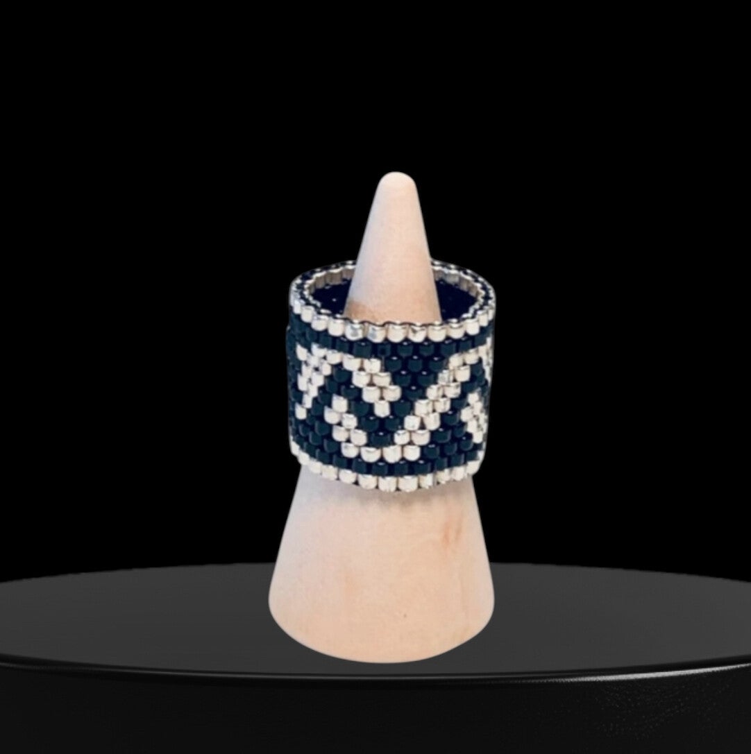 Miyuki ring silver black