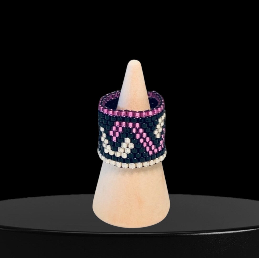 Miyuki ring black fuchsia pink