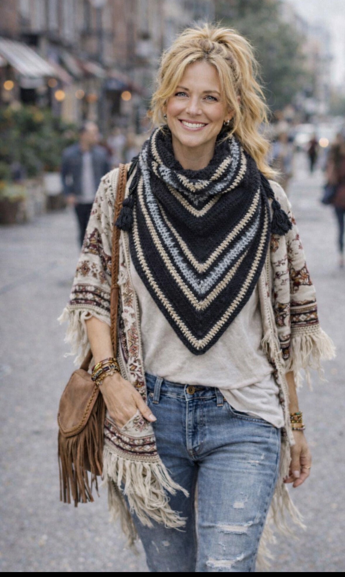 Driehoek Sjaal zwart goud