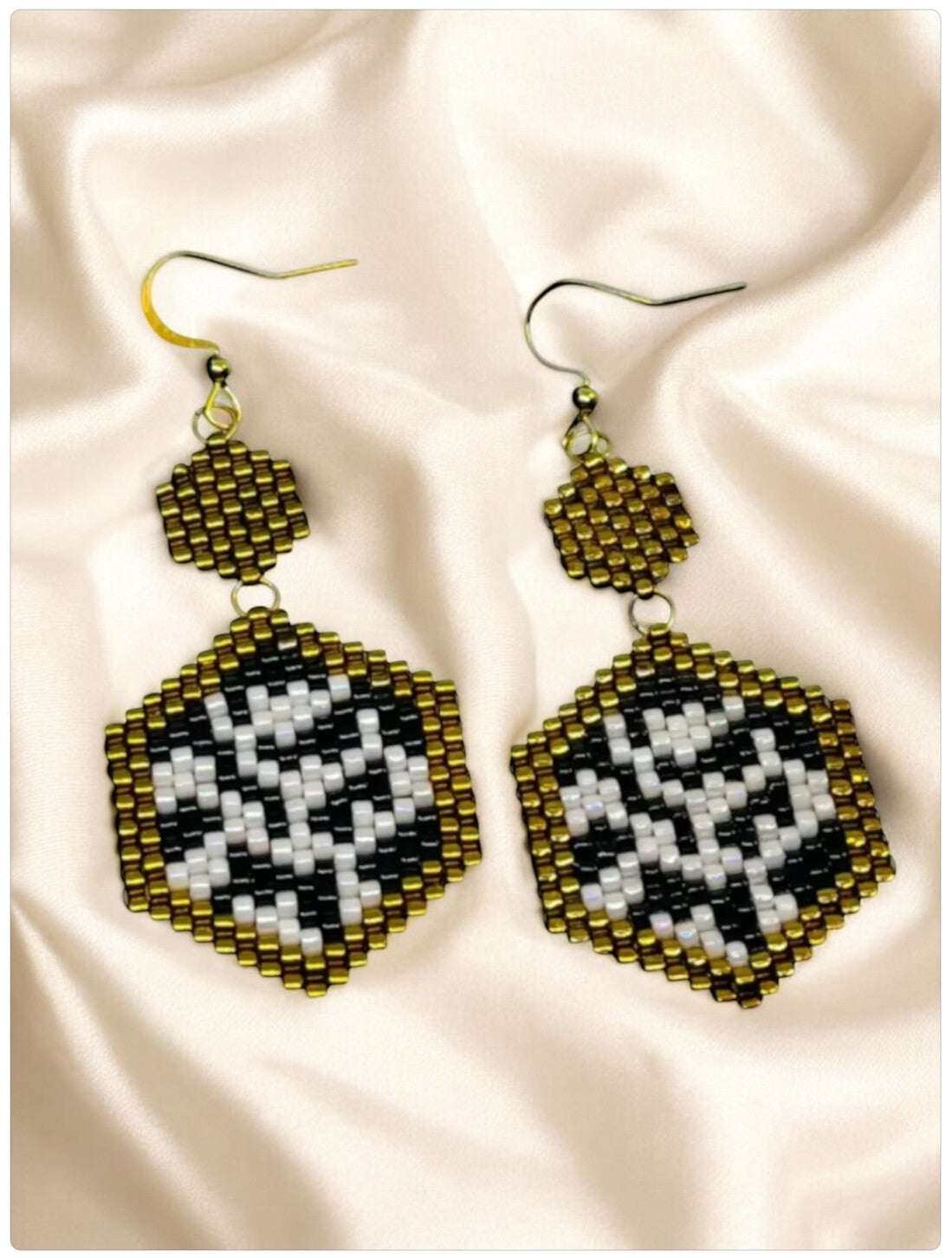 Statement oorbellen animal design zwart wit