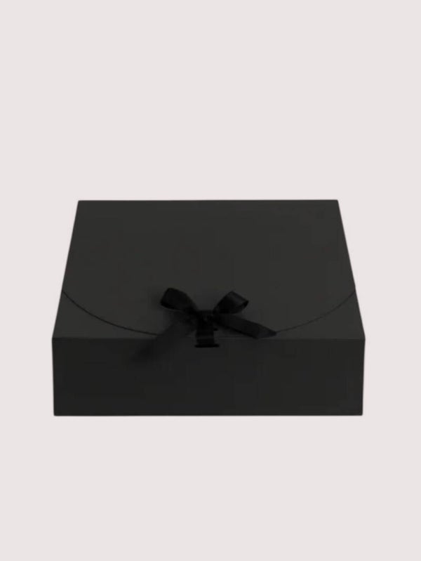 Cadeaubox met satijnlint zwart 16.5 x 16.5 x 5 cm