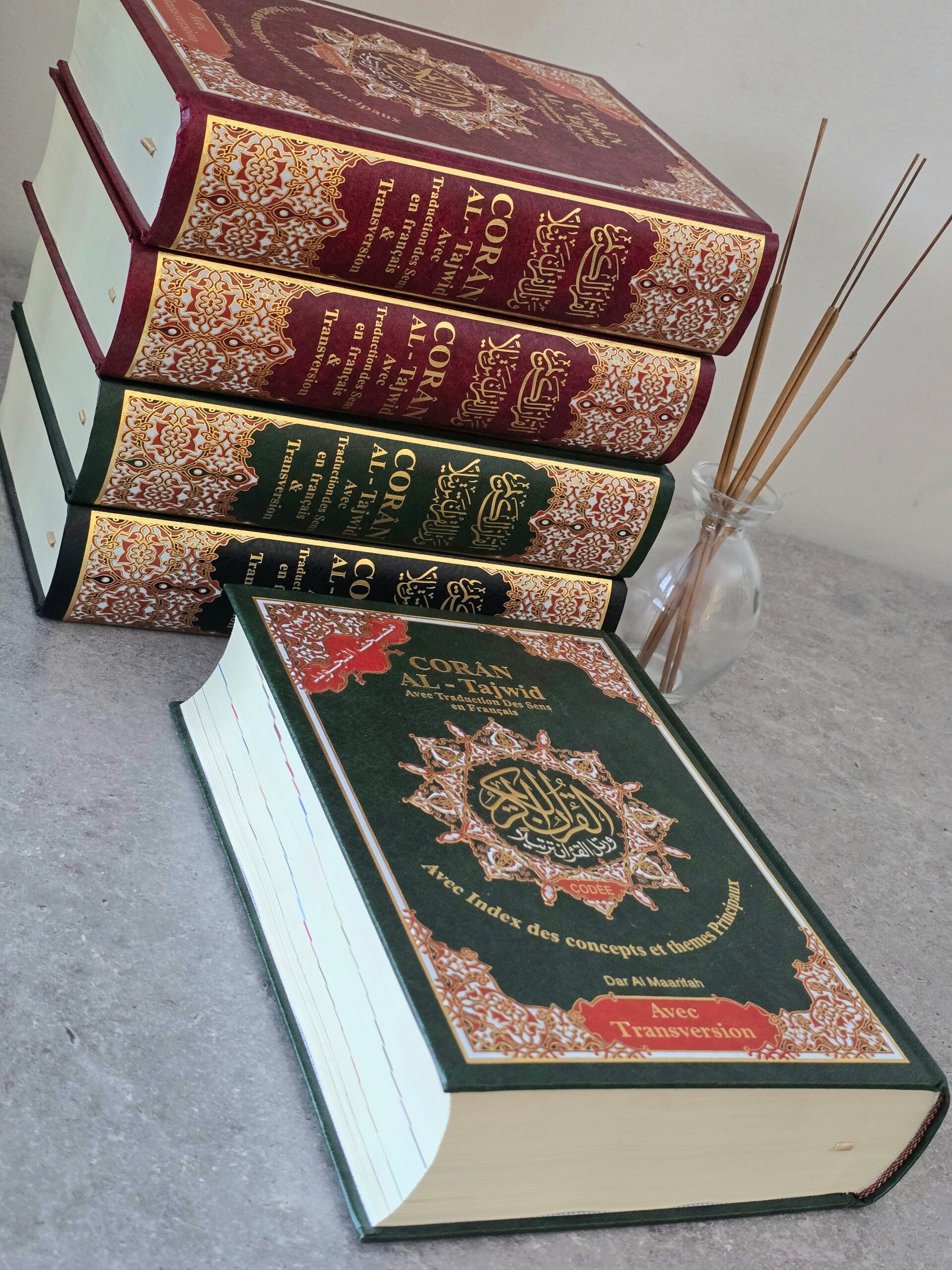 Coran arabe tajwid avec traduction/ traversion en langue française