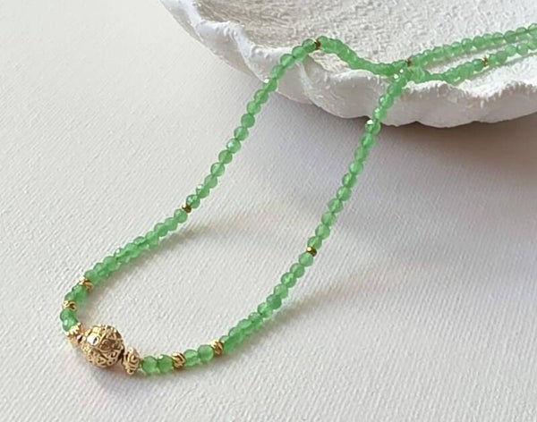 Collier  Rivage Émeraude bohème chic – Perles couleur vert émeraude facettées – Bijou solaire inspiré de l’océan et de l’île Maurice