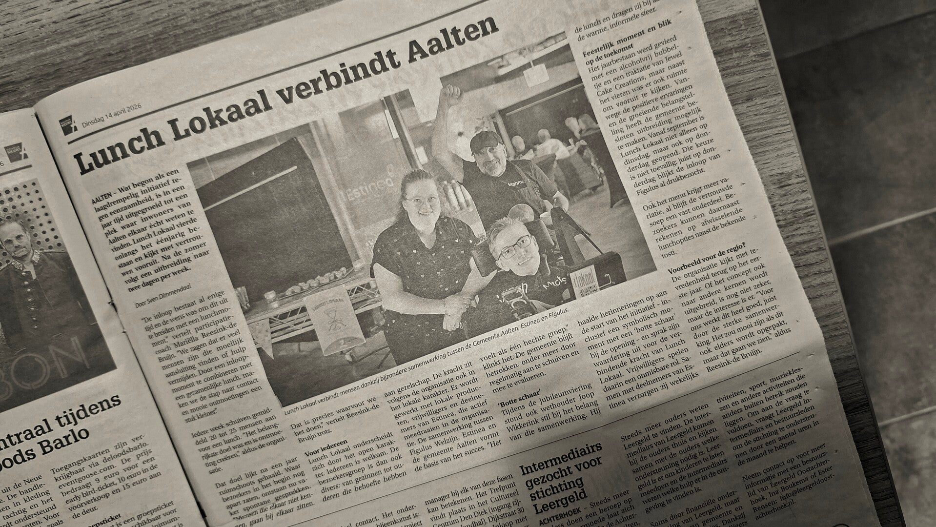 Kranten op tafel / Foto: Sven Dimmendaal
