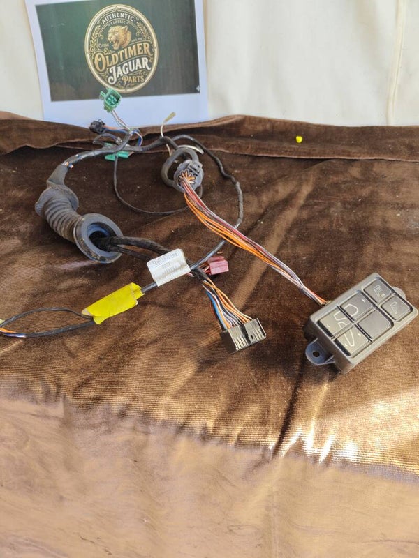 Jaguar XJS Stoelverstelling Schakelaar + Kabelboom Links Voor - LHF 3190 AA Code: 003-A-6