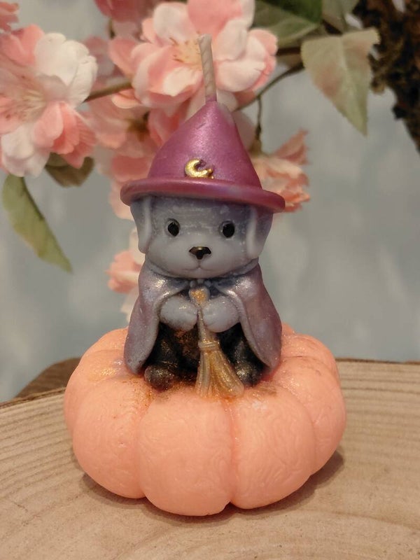 Bougie moulée "chien d'halloween"
