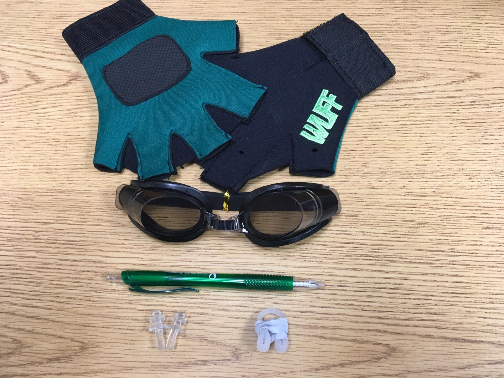 Wuff, W. G.   Black & Green.