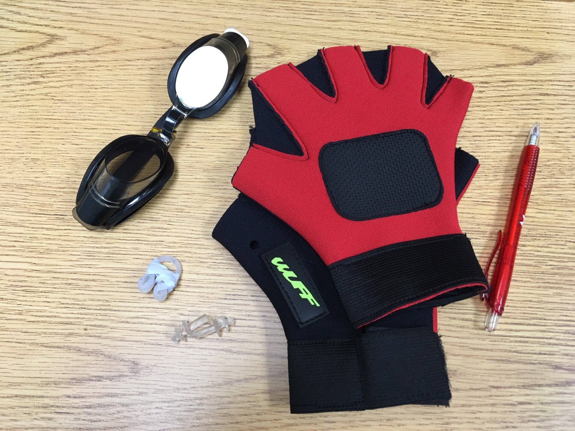 Wuff, W. G.   Black & Red.