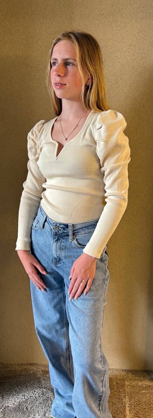 longsleeve V/hals créme