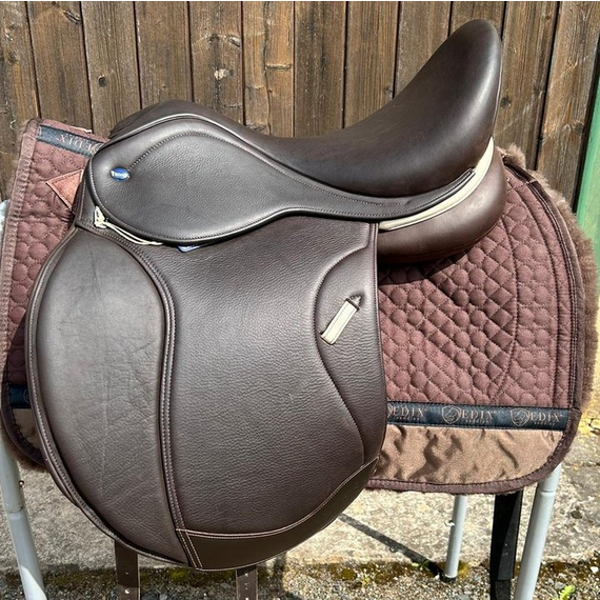 Ikonic Light Hybrid Dressursattel *Neu*