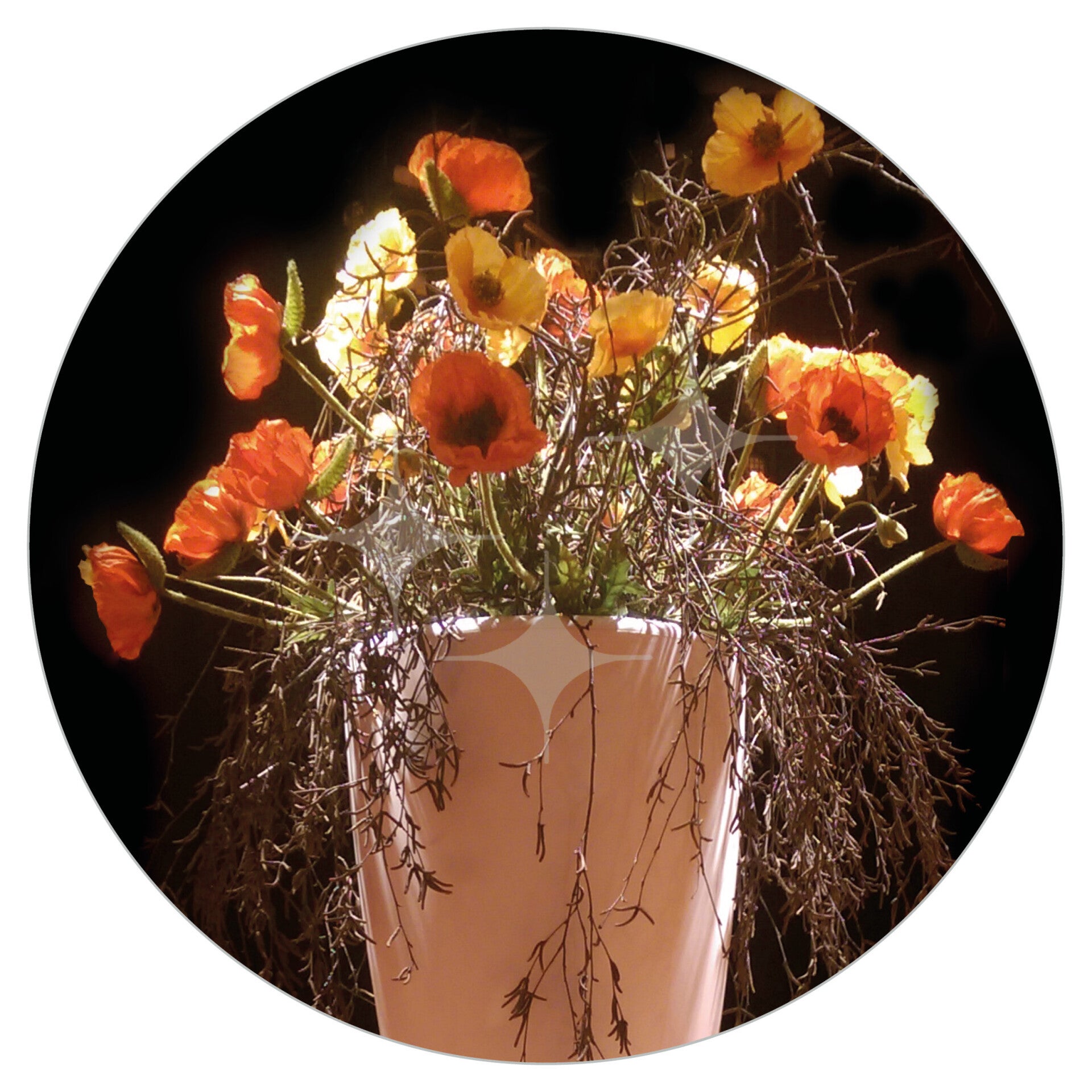 Bloemwerk in witte vaas