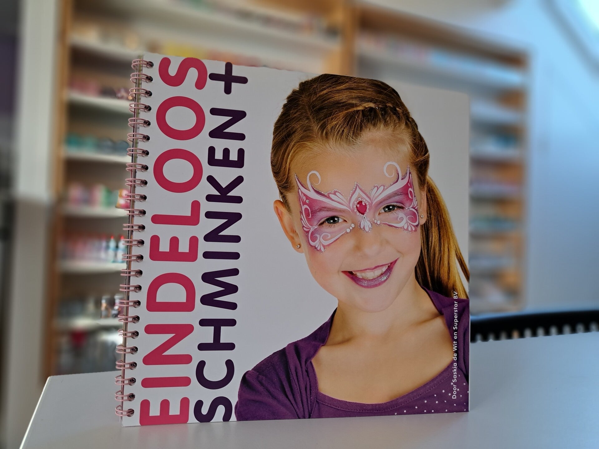 Eindeloos schminken + - Schminkboek 2