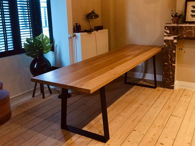 Maatwerk bureautafel eiken massief met metalen onderstel