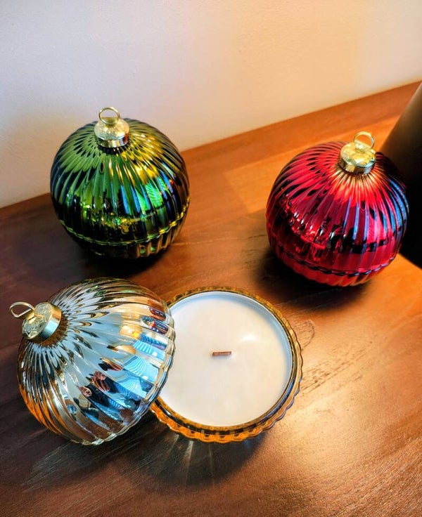 Bougie boule de Noël parfumée