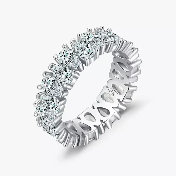 Anello con zirconi in argento 925 "Goccia d'acqua"