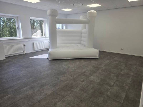 2 ruimtes incl. Springkussen (40-50 personen)
