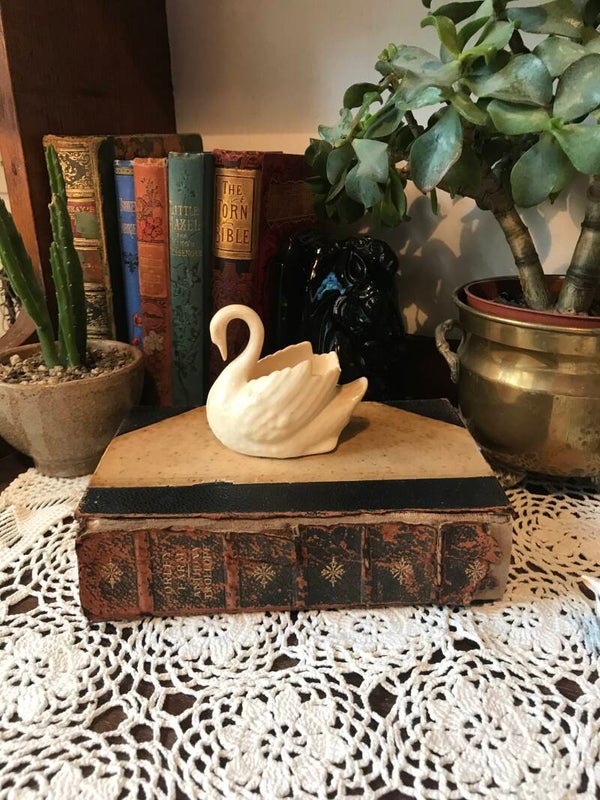 Beautiful little Crazed and Stained Porcelain Swan