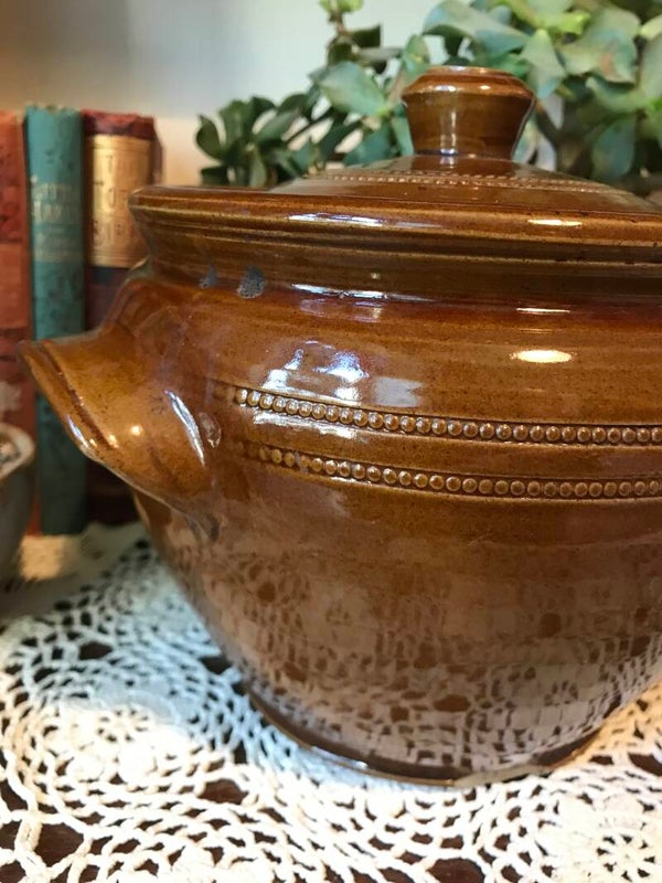 Large Stoneware Brown Bean Pot with Lid