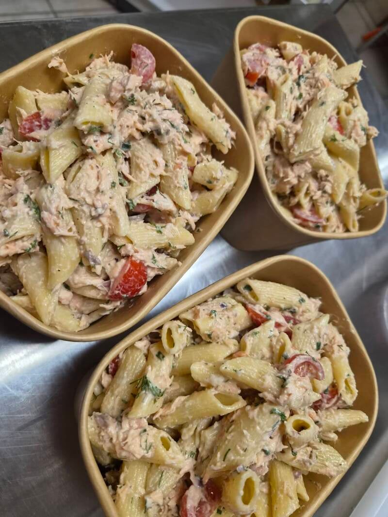 penne au saumon, tomate, aneth, persil, fraîcheur