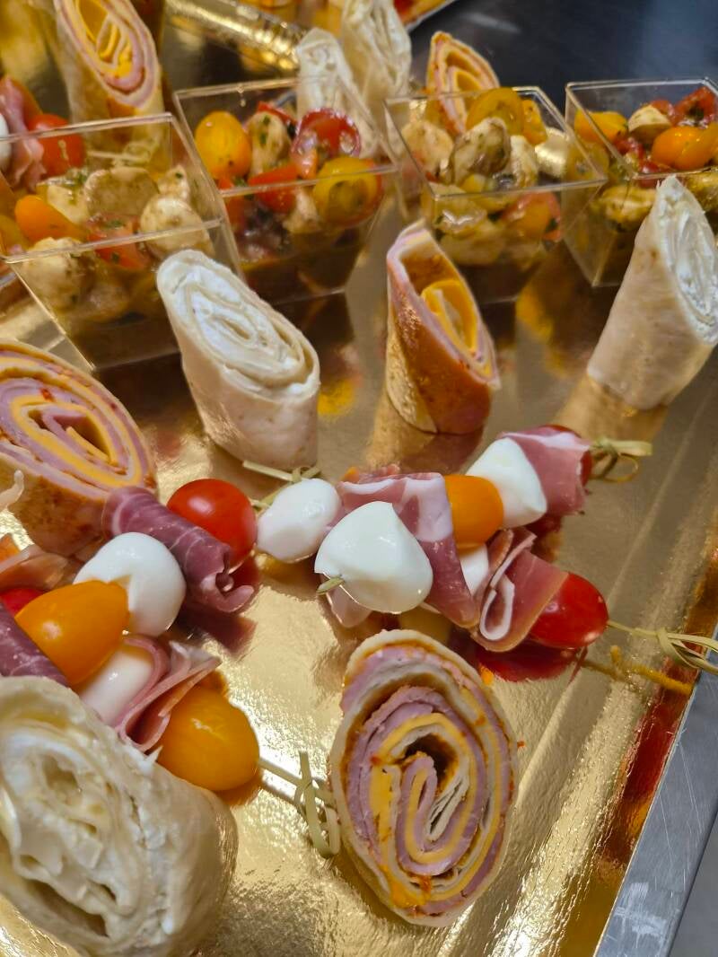 wrap, verrine tomate mozarella, brochette jambon tomate mozarella