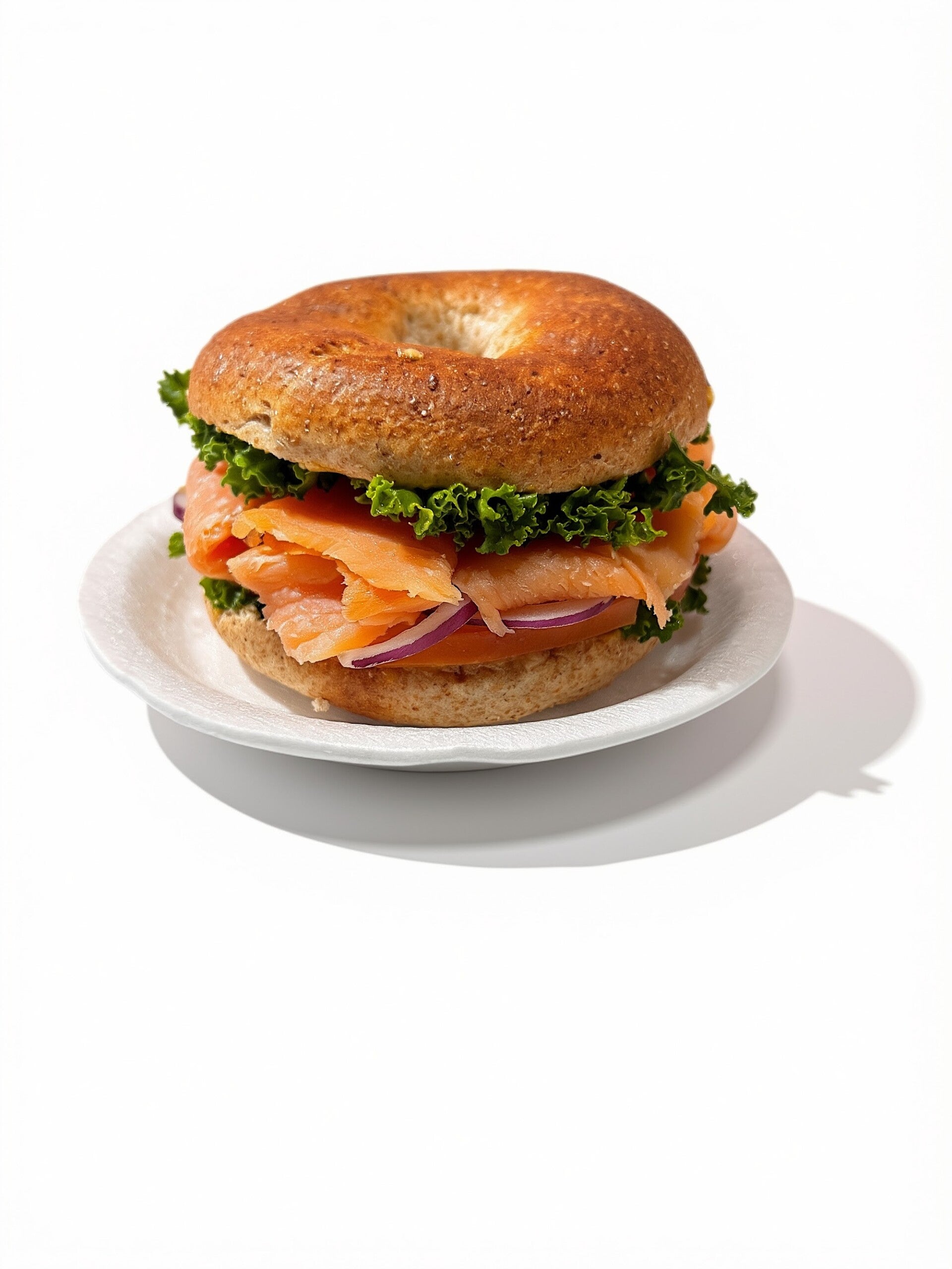 Bagel integral con salmón ahumado para desayuno corporativo en Panamá