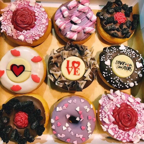 "Mini donuts, Maxi love!" (9 mini donuts)