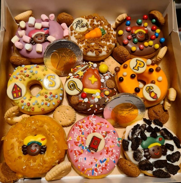 De Sint & Piet Geschenkdoos (9 mini donuts)