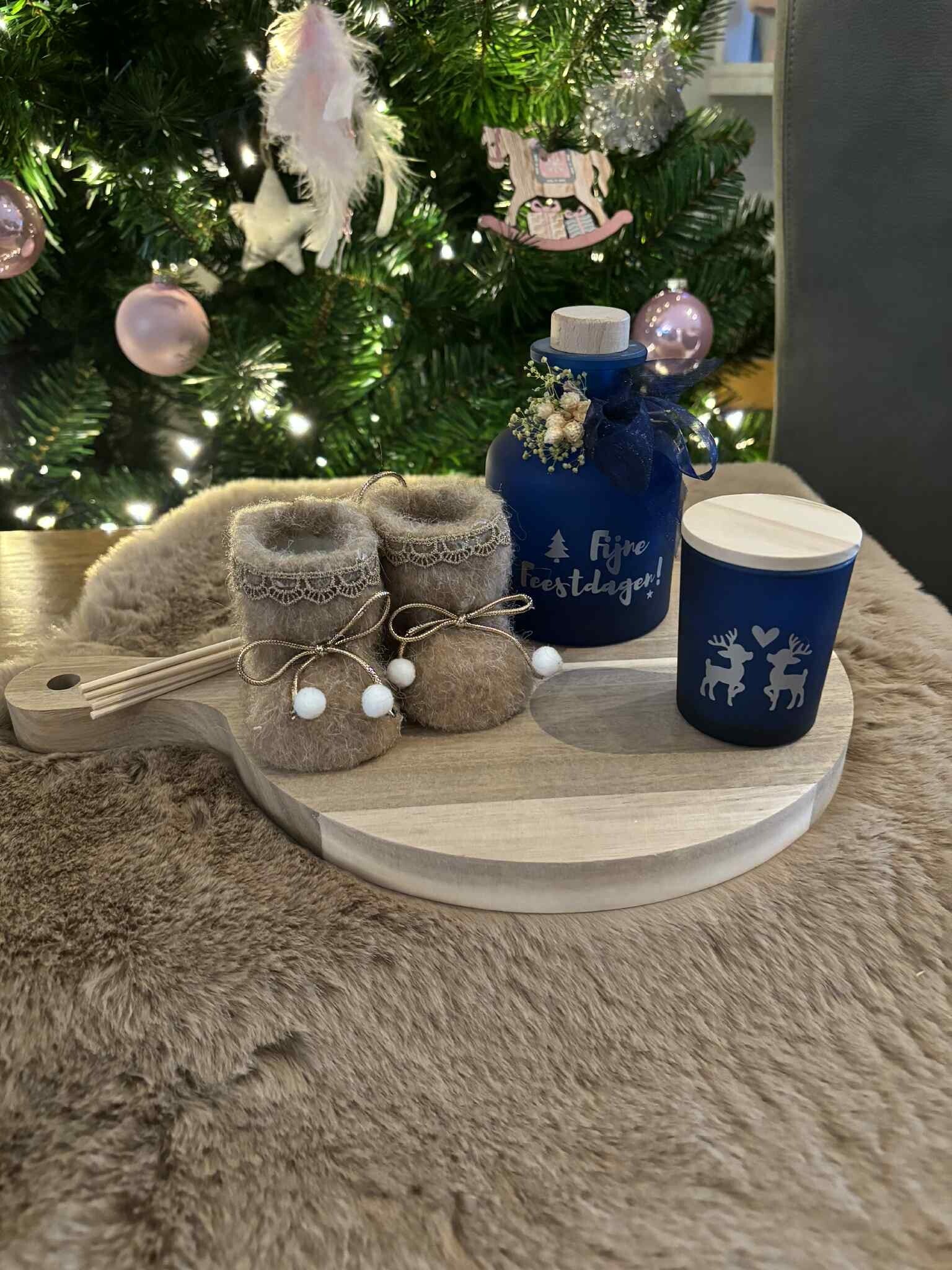 Setje blauw op tapasplank