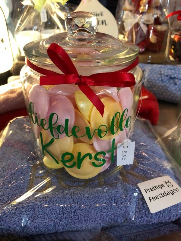 Snoeppot met gosties