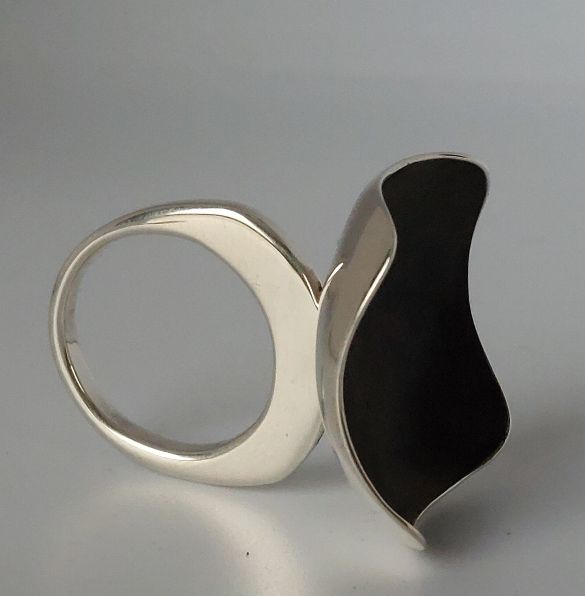 Zilveren ring met zwarte patine