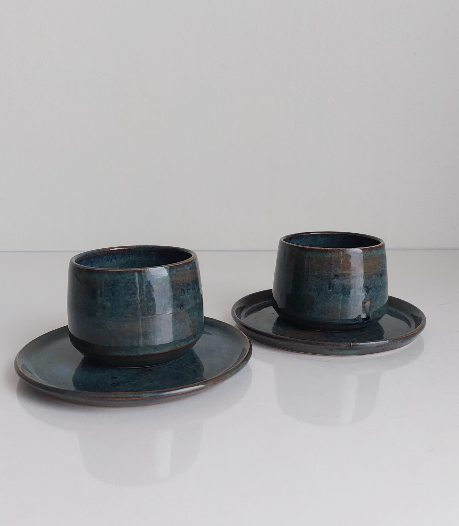 Set van 2 tassen met onderbordje