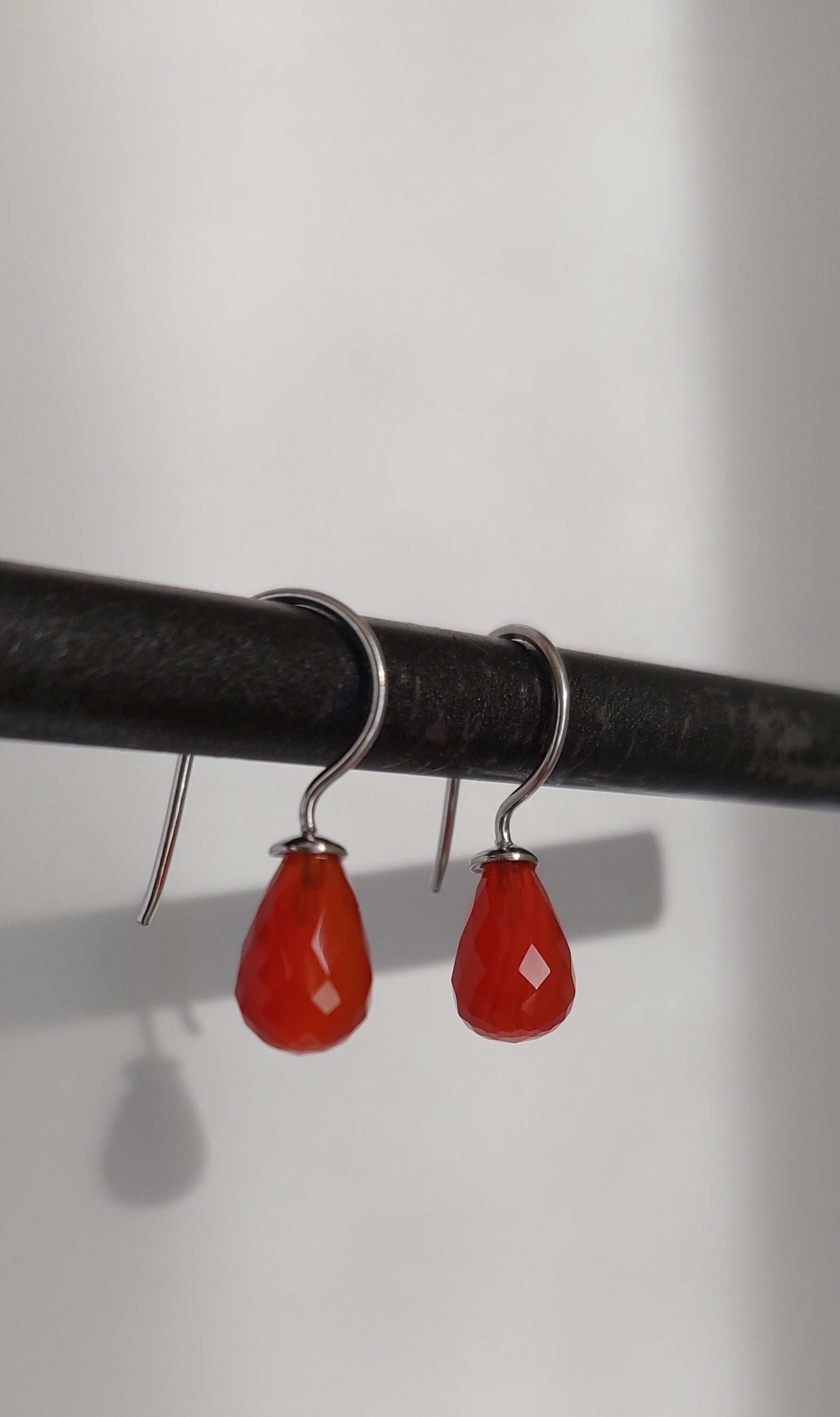 Oorhangers met carneool