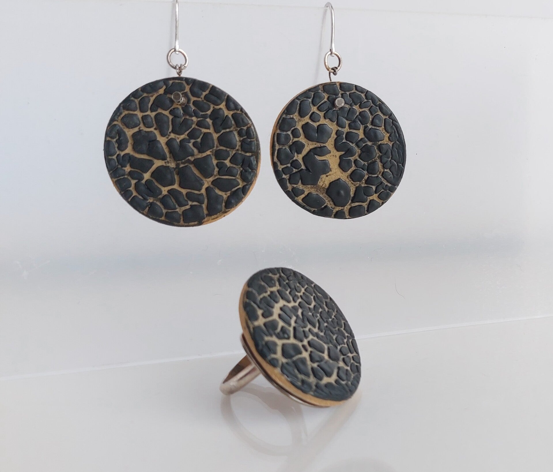 Zilveren ring met keramiek