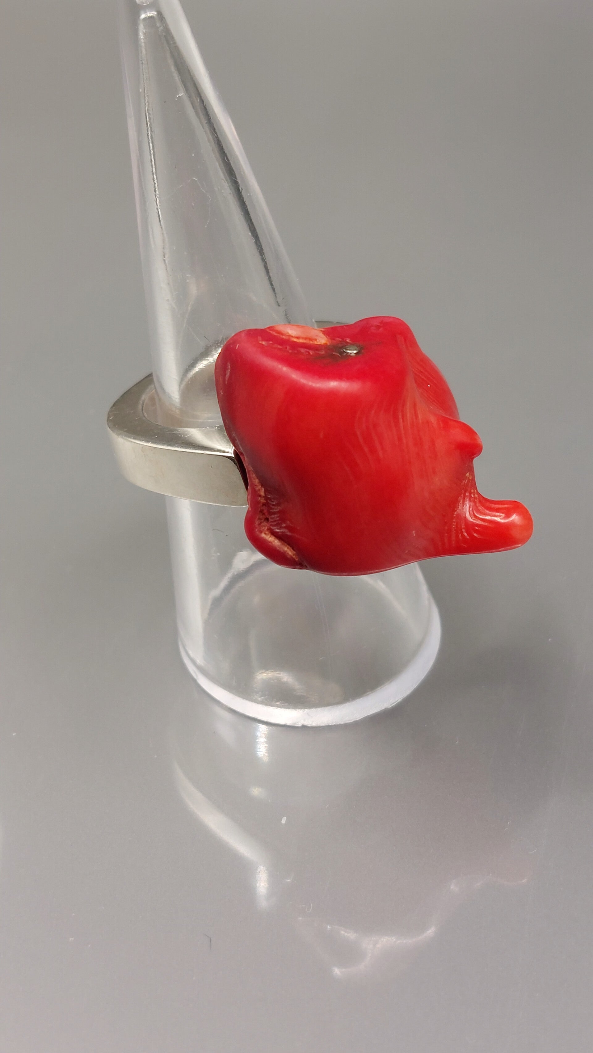 Zilveren ring met koraal