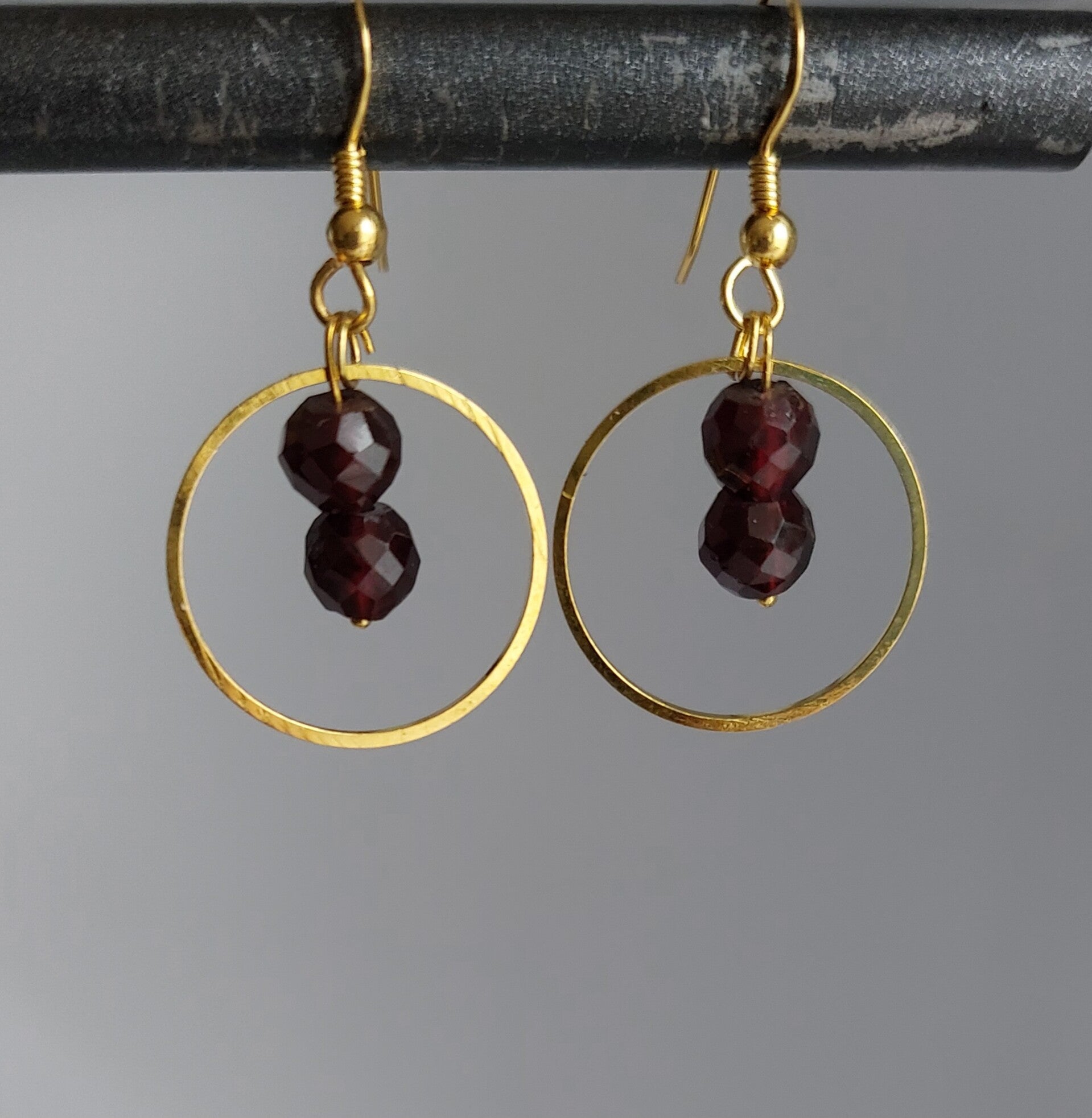 Oorhangers met granaat