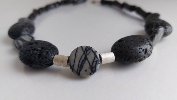 Halssnoer met natuursteen