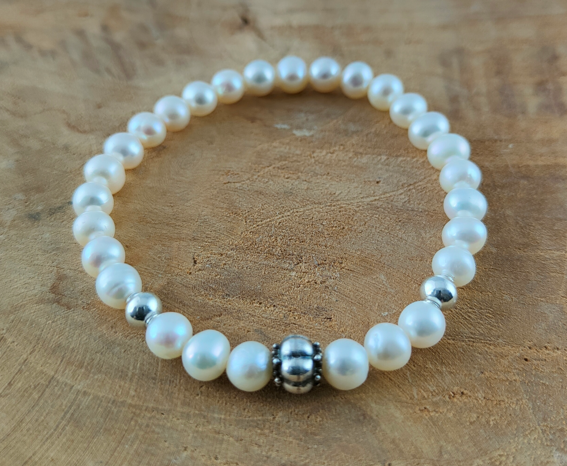 Parel Armband 6 mm met een hand bewerkte echt 925 zilveren kraal