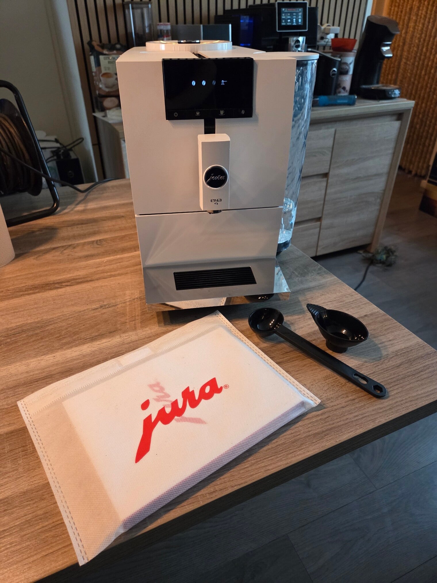 Jura ena4 Nordic White 2021 met slechts 4940 Bereidingen!