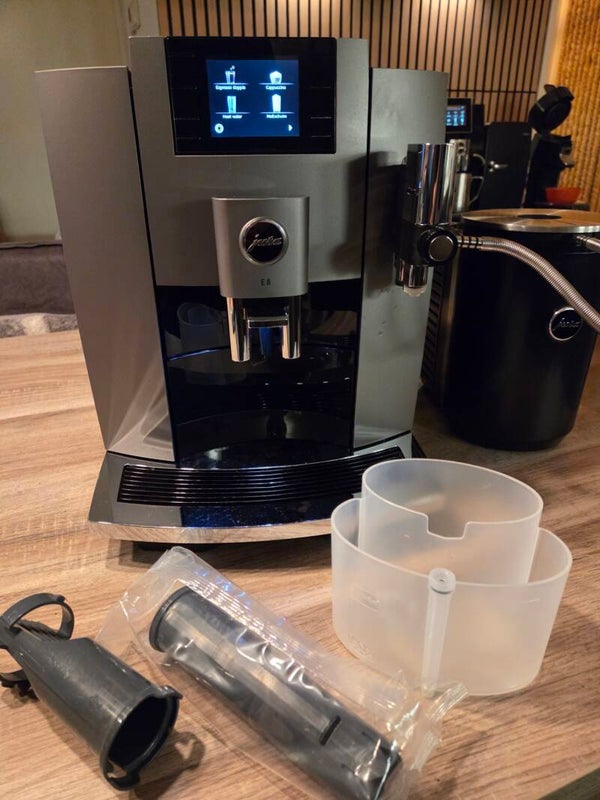 Jura E8 (EB) Dark Inox + Cooler 1L | 3800 Teller | Topstaat!