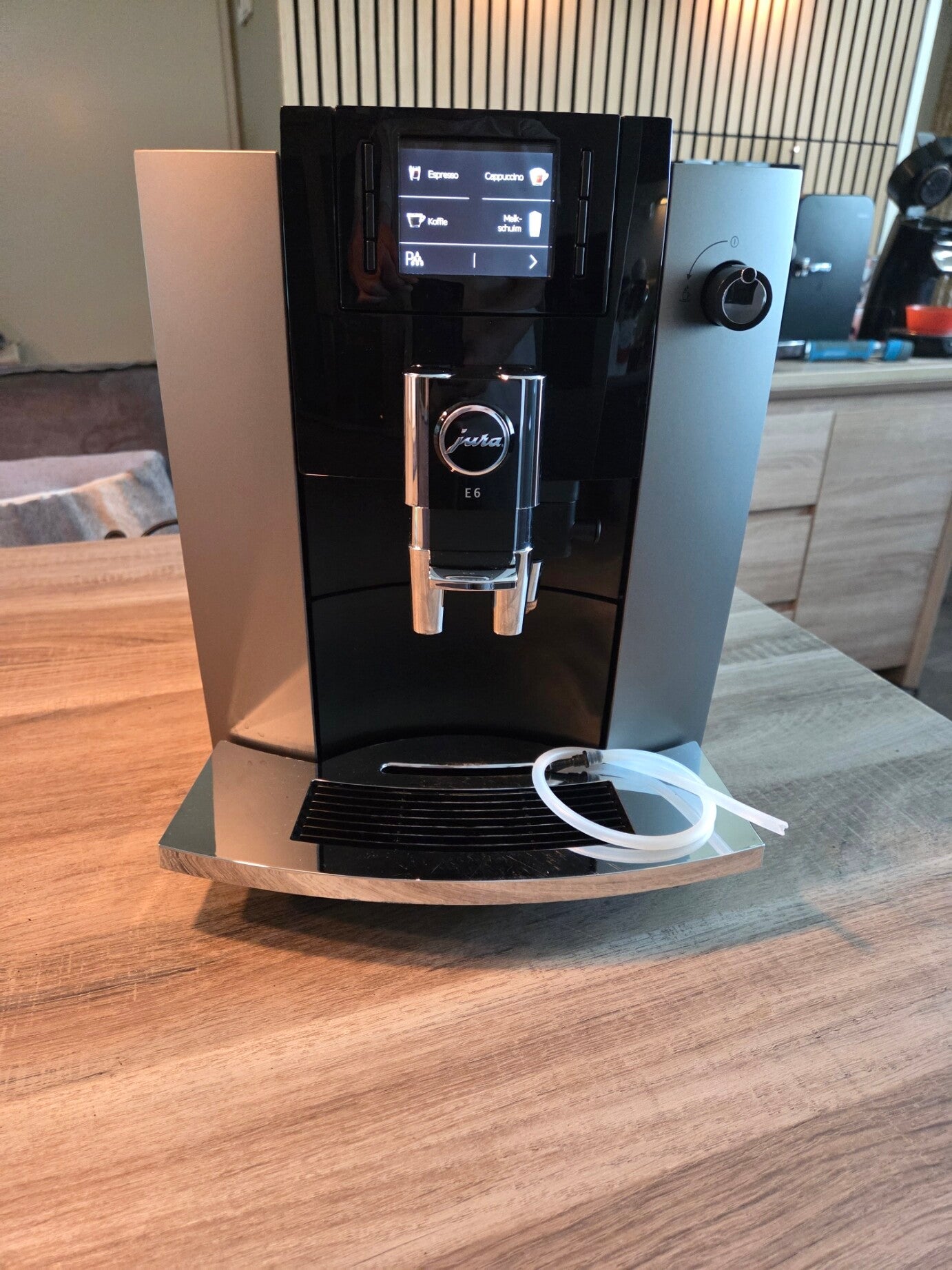 JURA E6 (EB) Dark Inox (2021) | In zeer goede staat!