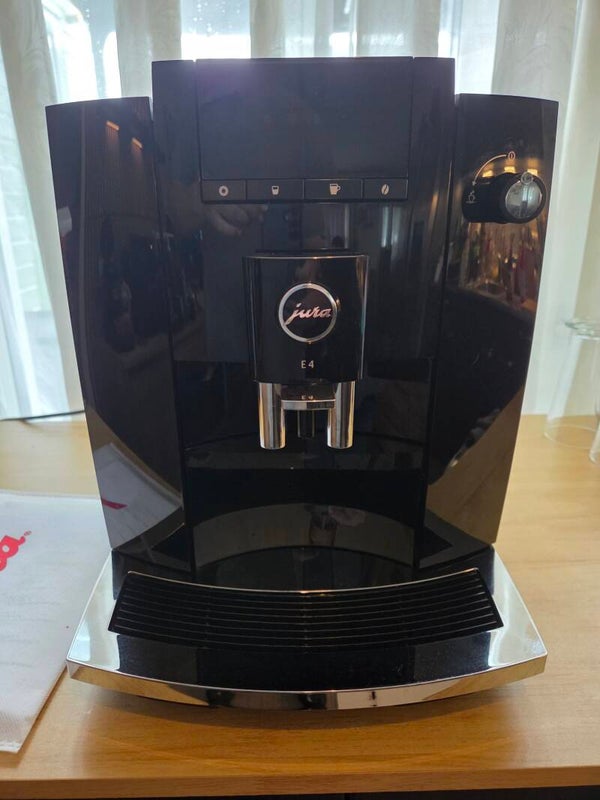 Jura E4 Piano Black | 2022 | ZGAN!| Slechts 3245 Bereidingen