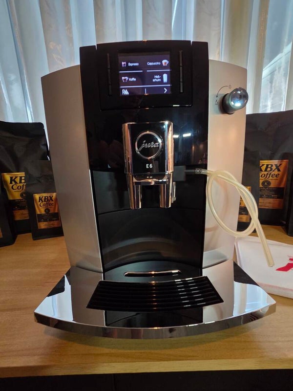 Jura E6 (EB) Platin | Bouwjaar 2020 | 6700 bereidingen