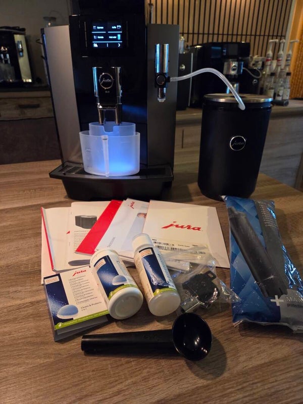 Jura WE8 Dark Inox met Cool Control 1L | Absolute topstaat