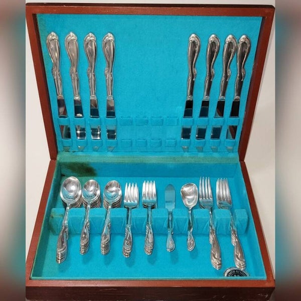 Rogers & Bro Classic Silver Flatware Set - 50 Piece - Pre-owned
