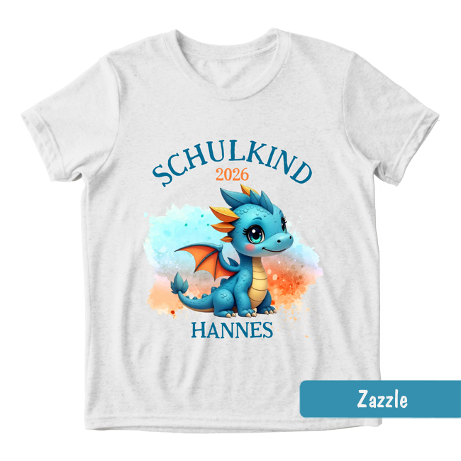 Weißes Einschulungs-Shirt mit blau-orangefarbenen Aquarell-Babydrachen & Text: Schulkind 2026 & personalisierbarer Name.