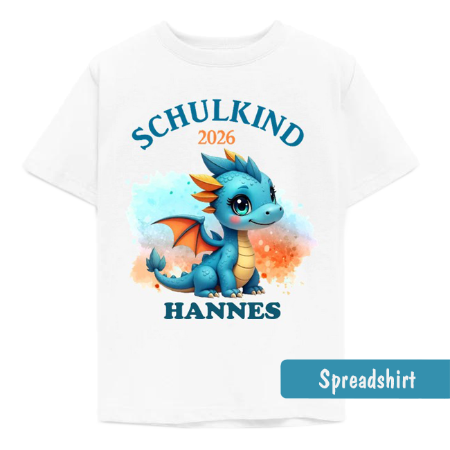 Niedlicher blauer Comic-Drache vor blau-orangefarbenem Aquarell-Farbklecks mit dem Text „Schulkind 2026“ in Dunkelblau.