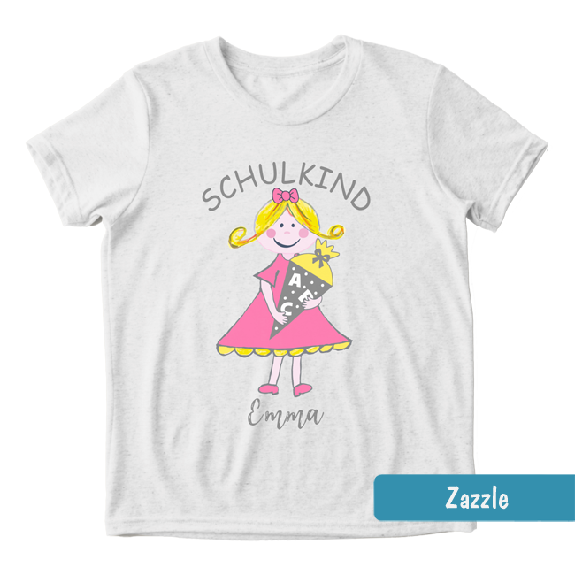 Weißes Einschulungs-Shirt mit blondem Mädchen im rosa Kleid, Schultüte & Text: Schulkind mit personalisierbarem Namen.
