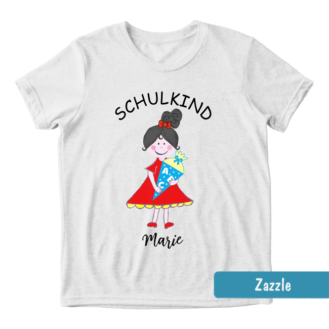 Weißes Einschulungs-Shirt mit schwarzhaarigem Mädchen im roten Kleid, Schultüte & Text: Schulkind mit personalisierbarem Namen.