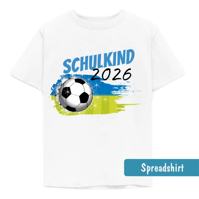 Weißes Kinder-Shirt mit Fußball, blau-grünem Farbfleck & Aufschrift „SCHULKIND 2026“. Motiv für den Schulanfang.