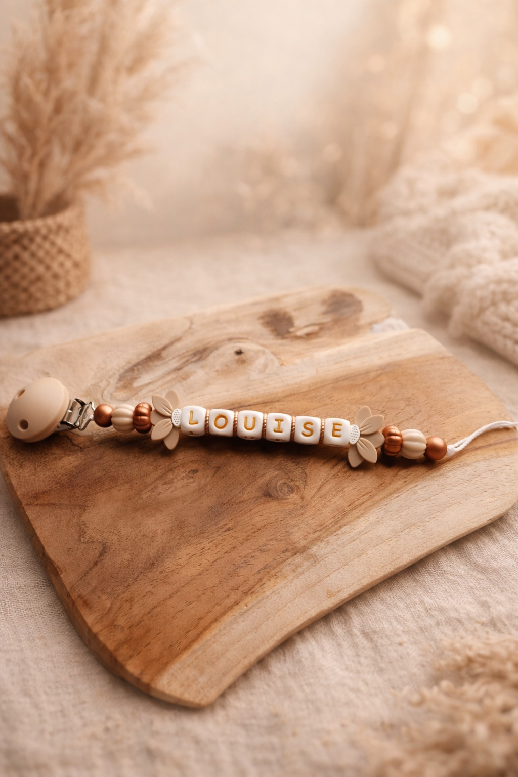 Attache tétine fleurs de lotus